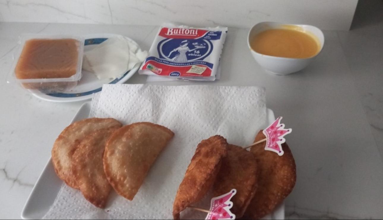Empanadillas de queso de cabra, membrillo y flan de Mari Luz Lamuño de Gijón (Asturias)