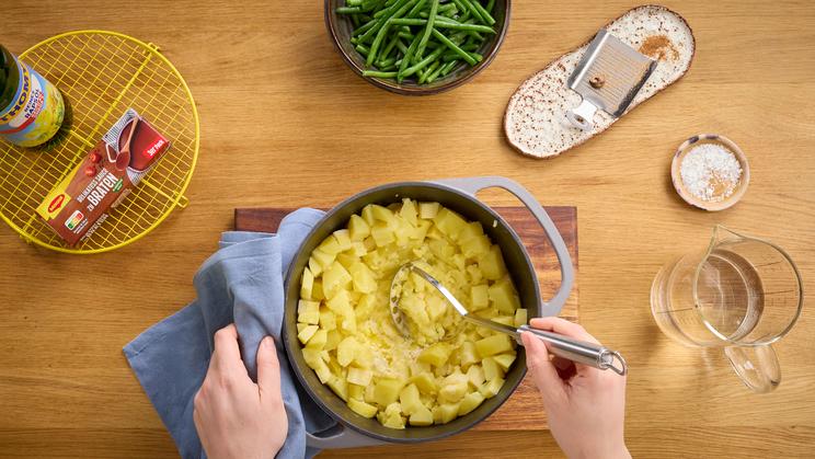 Gefüllte Hackbällchen mit Pastinaken-Kartoffel-Püree