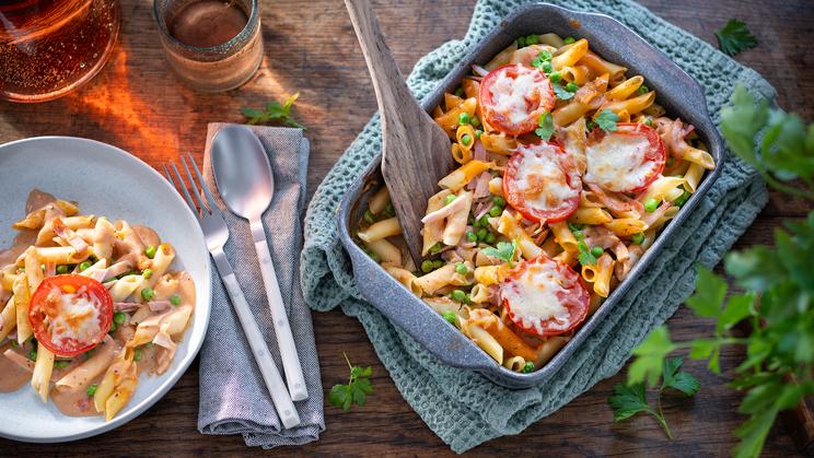 Penne-Gratin mit Schinken und Erbsen
