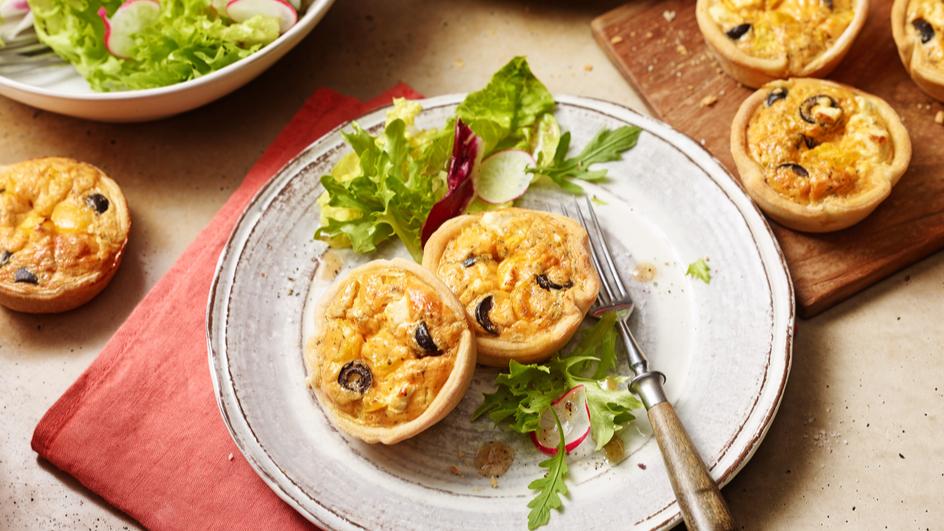 Herzhafte Miniquiches mit Feta