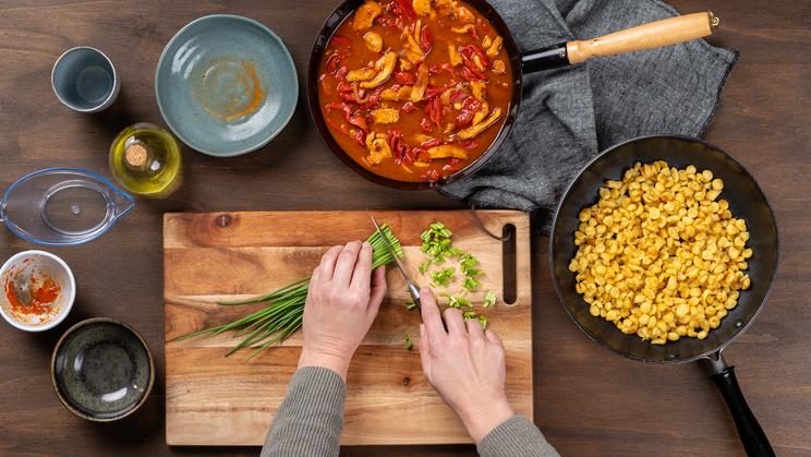 Ungarische Hähnchenpfanne mit Knöpfle