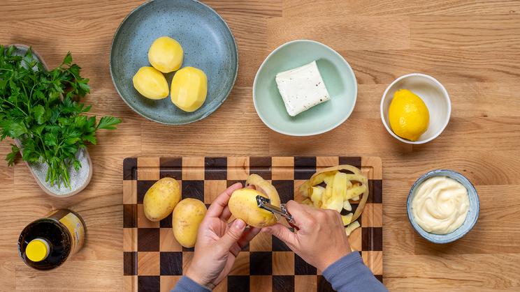 Kartoffel-Halloumi-Bällchen im Airfryer