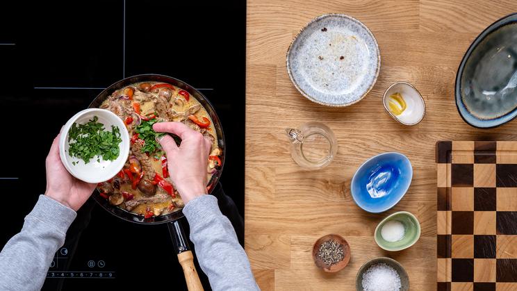 Gemüse-Champignon-Pfanne mit Filetstreifen