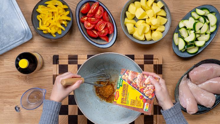 Hähnchenbrust mit Kartoffeln und Gemüse im Backofen