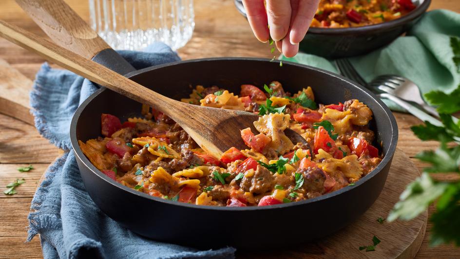 Cremige Hackfleisch-Nudelpfanne