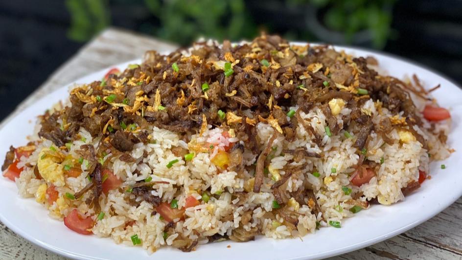 Crispy Lechon Baka Fried Rice Recipe | MAGGI Philippines