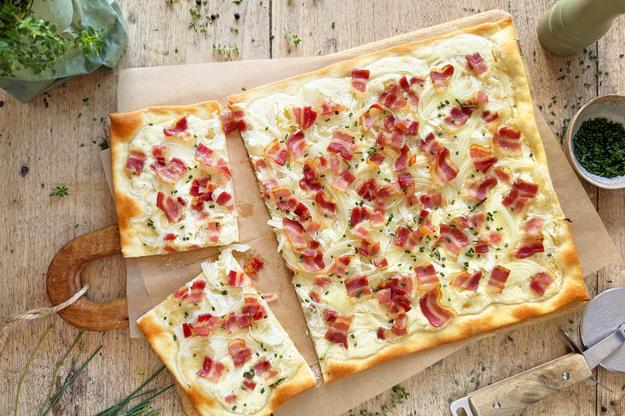 Flammkuchen: Pizza Alsaciana