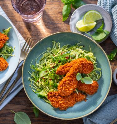 Chicken Nuggets im Airfryer mit Green Goddess Salat