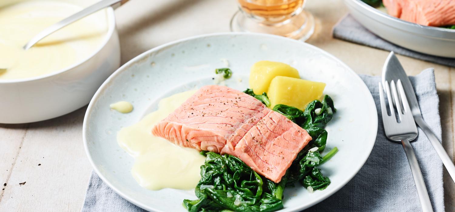 Lachs auf Blattspinat mit Zitronen-Sauce | maggi.de