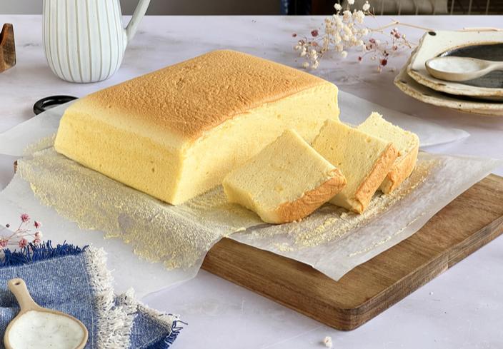 Bizcocho japonés esponjoso con leche condensada