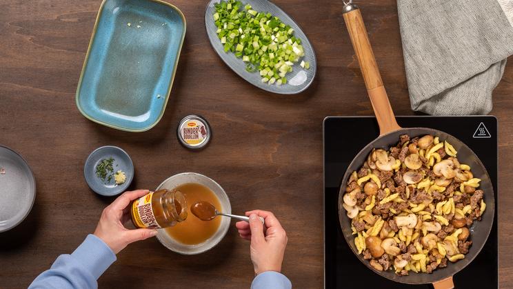 Schnelle Spätzlepfanne mit Hackfleisch