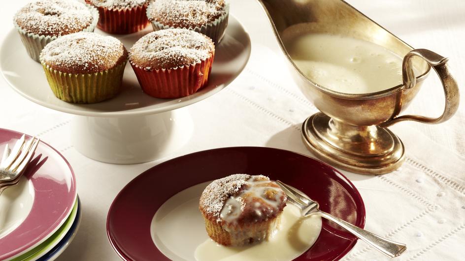 Badische Mini-Kirschenplotzer mit weißer Schokoladensauce