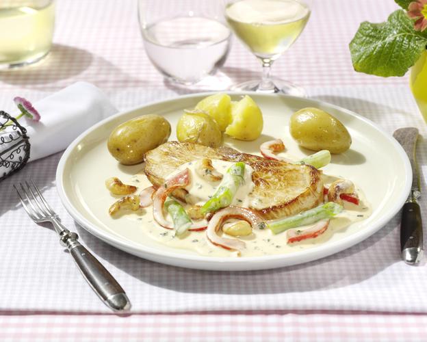 Frühlingsschnitzel in Kräuter-Rahm-Sauce