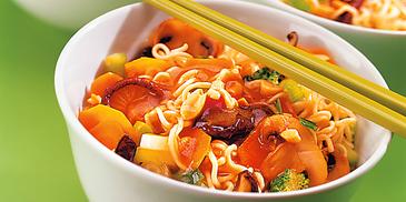 Pfannengerührtes Gemüse mit Mie-Nudeln