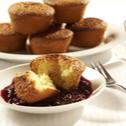 Eierlikörmuffins mit Heidelbeersauce