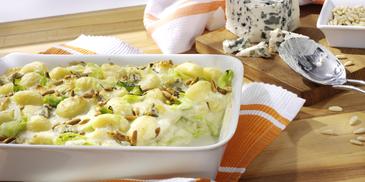 Spitzkohl-Gnocchi-Gratin mit Blauschimmelkäse