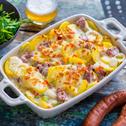 Kartoffel-Gratin mit Mettwürstchen