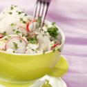 Radieschen Rettich Salat mit Ziegenfrischkäse