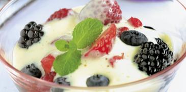 Frische Beeren mit Weißweinschaumsauce