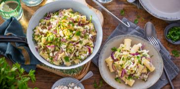 Zucchini-Hack-Pasta mit Feta-Creme