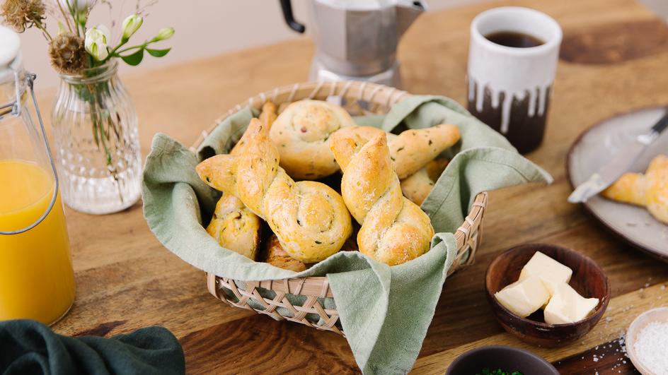 Joghurtbrötchen mit Bärlauch