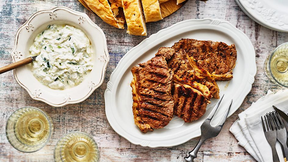 Gyros-Steaks mit Tzatziki