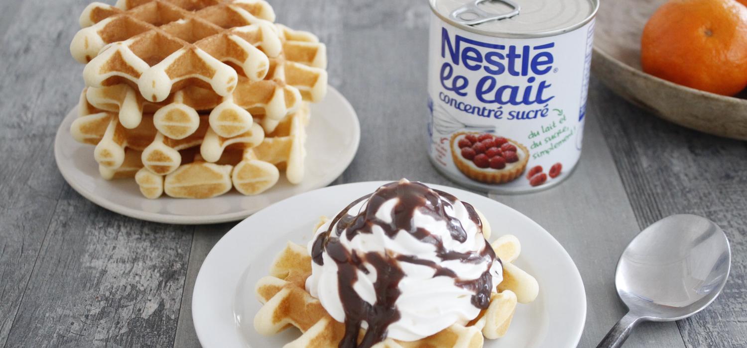 Gaufres rondes chantilly sauce chocolat | LAIT CONCENTRE SUCRE