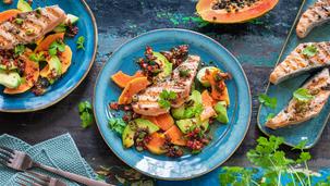 Avocado-Papaya-Salat mit Honig-Dressing
