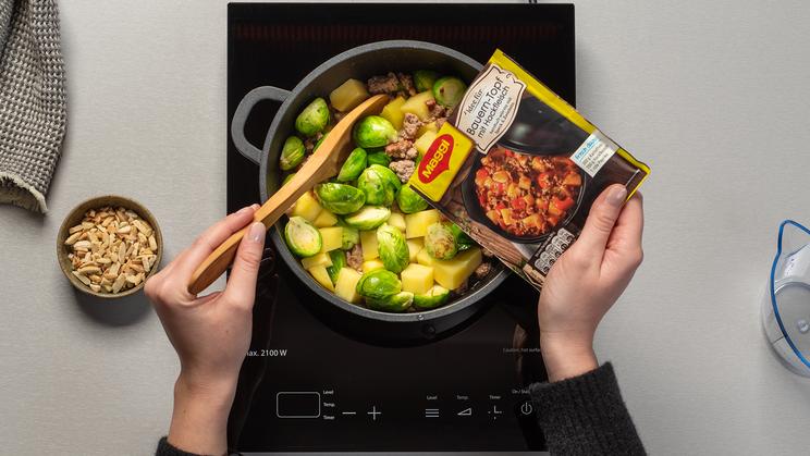 Bauerntopf mit  Kartoffeln und Rosenkohl