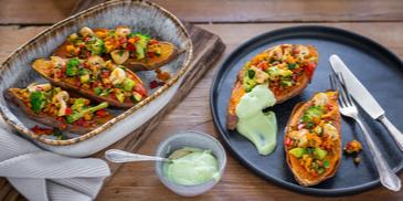 Gefüllte Süßkartoffel mit Gemüse