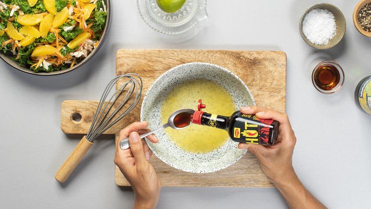 Grünkohlsalat mit Möhren und Orangen