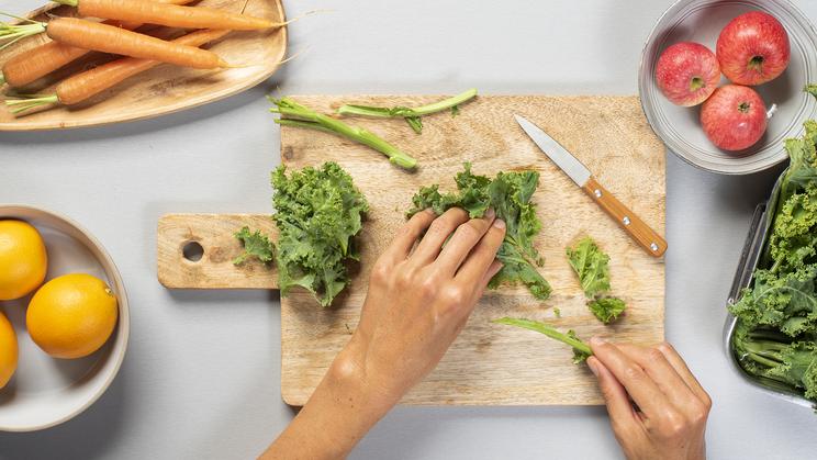 Grünkohlsalat mit Möhren und Orangen