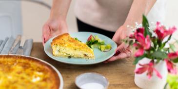 Bunter Gemüse-Kuchen mit Feta