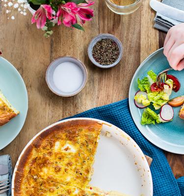 Bunter Gemüse-Kuchen mit Feta
