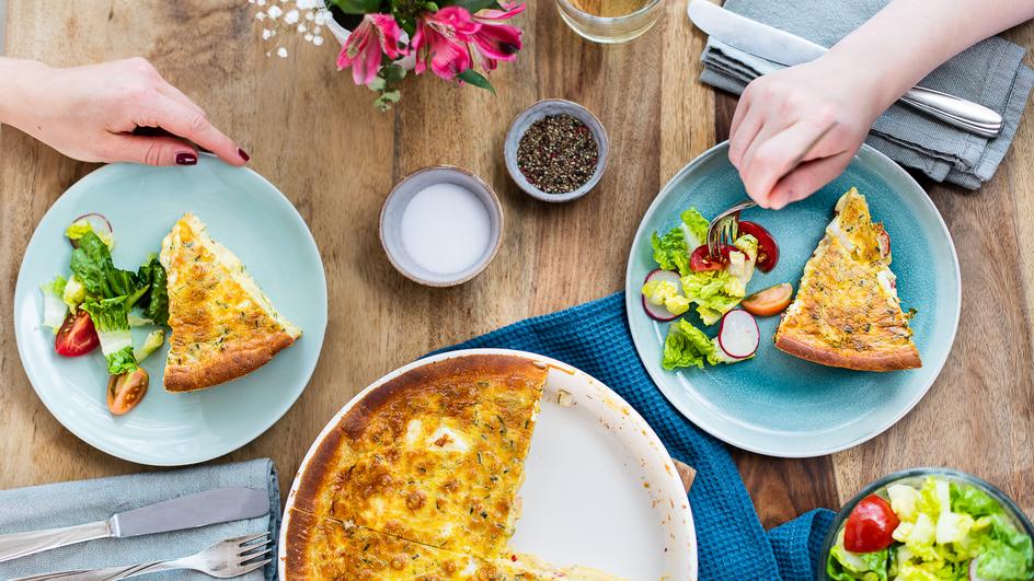 Bunter Gemüse-Kuchen mit Feta