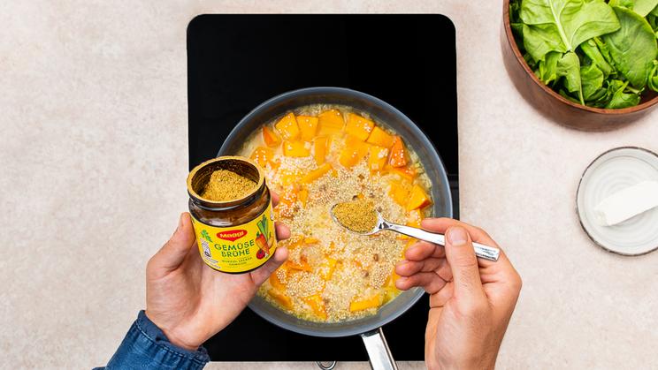 Quinoa-Kürbis-Pfanne mit Spinat