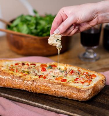 Gefülltes Raclette-Brot
