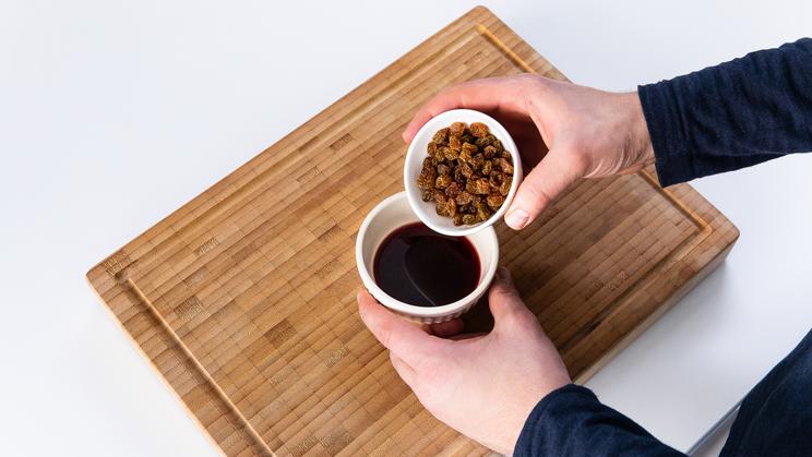 Rotkohlstrudel mit Nüssen