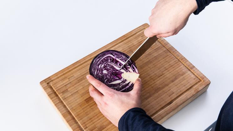 Rotkohlstrudel mit Nüssen