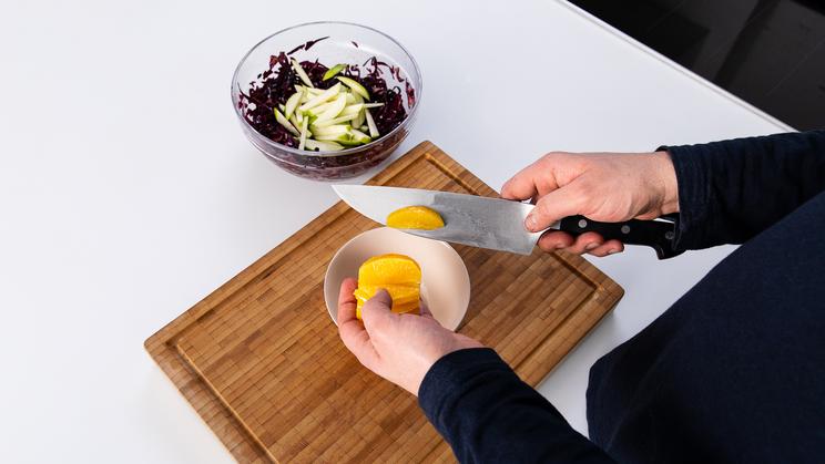 Rotkohlsalat mit karamellisierten Walnüssen