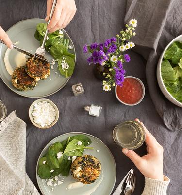 Quinoa Spinat Bratling mit Feta