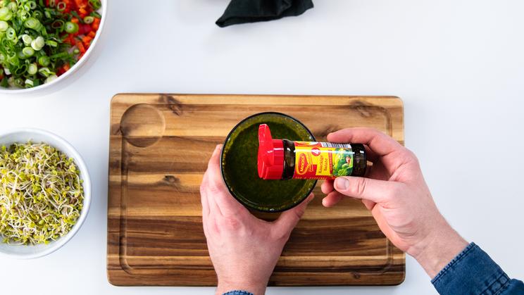 Glasnudelsalat mit Korianderöl