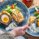 Mini-Hackbraten mit Ei und Kresse-Dip