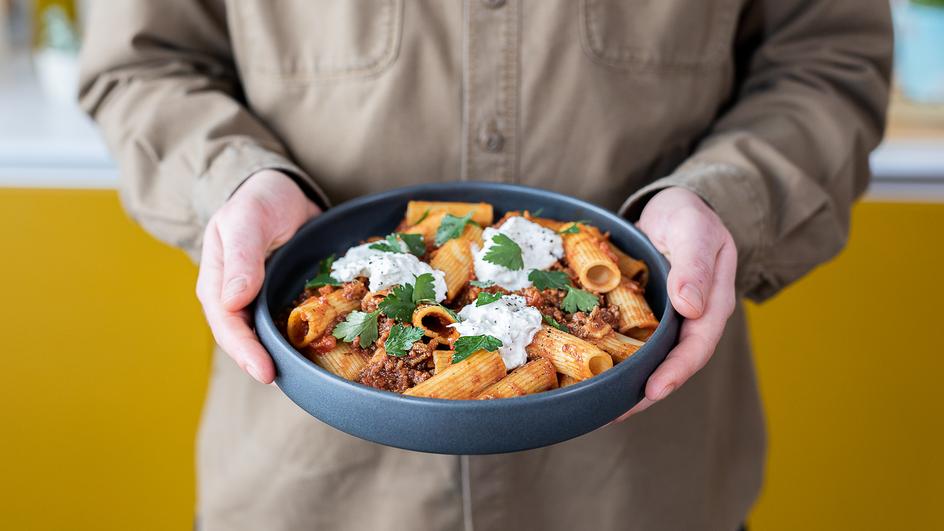 Pasta Bolognese mit Burrata