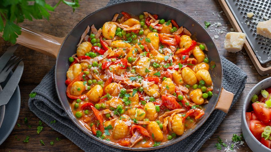 Gnocchi-Pfanne mit Erbsen und Paprika