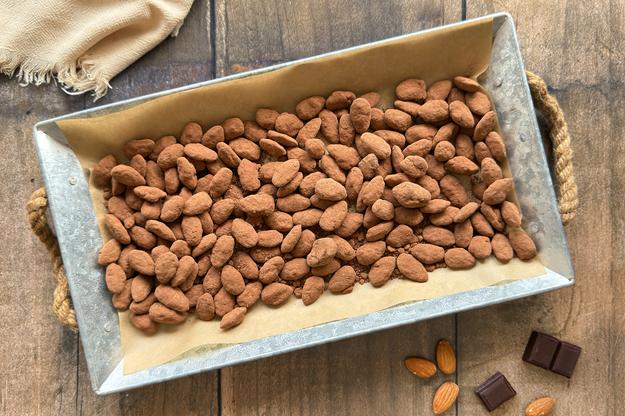 Almendras con chocolate negro
