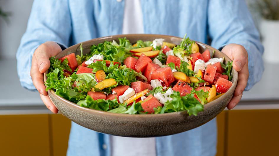 Wassermelonensalat mit Nektarinen und Feta