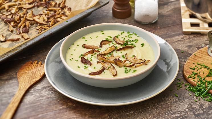 Blumenkohl-Sellerie-Süppchen mit Pilzen | maggi.de