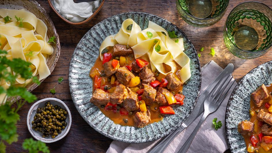 Gulasch mit grünem Pfeffer