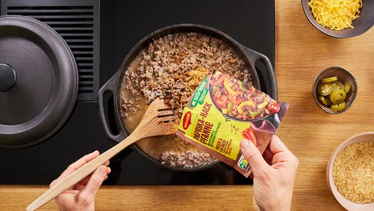 Überbackene Nacho-Hack-Pfanne